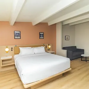 Hotel Ramada By Wyndham Orlando South