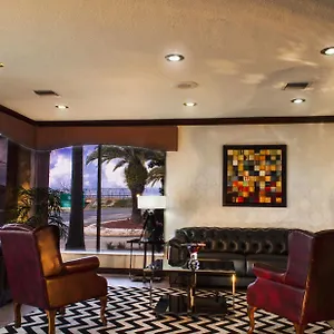 Hotel Ramada By Wyndham Orlando South